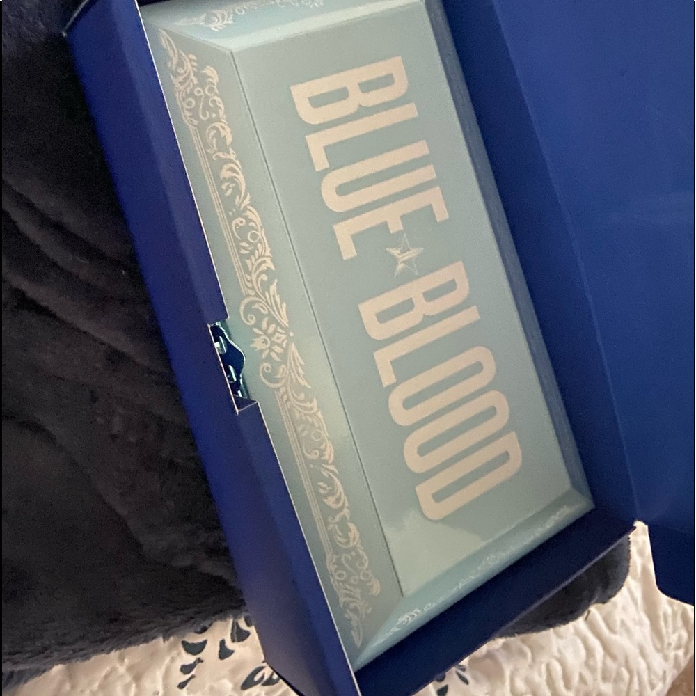 Blue blood palette